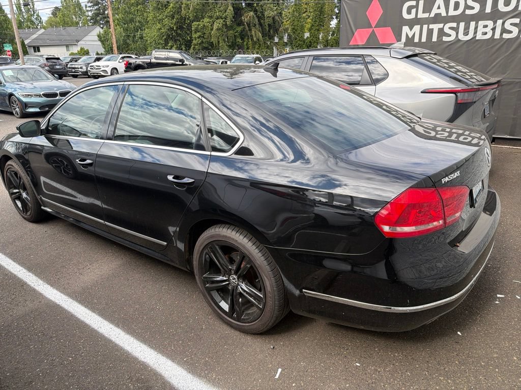 Used 2013 Volkswagen Passat TDI SEL Premium FWD image 3