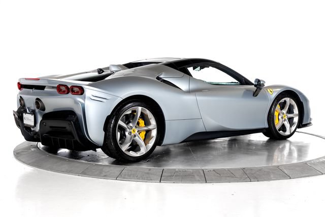 Used 2024 Ferrari SF90 Spider AWD/4WD image 2