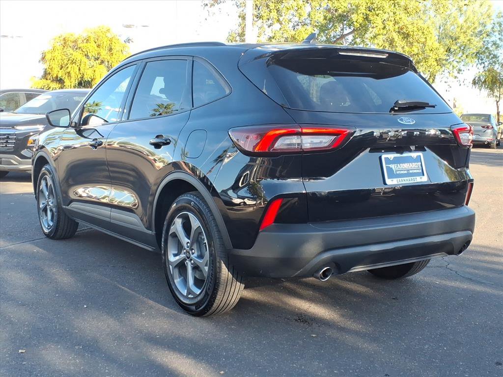 Used 2025 Ford Escape ST-Line image 3
