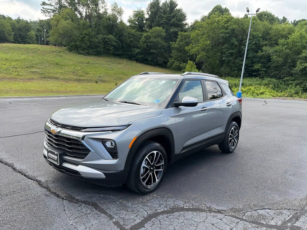 Used 2025 Chevrolet TrailBlazer LT AWD/4WD image 4