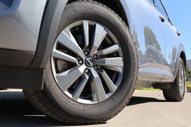 Used 2023 Nissan Pathfinder SV image 8