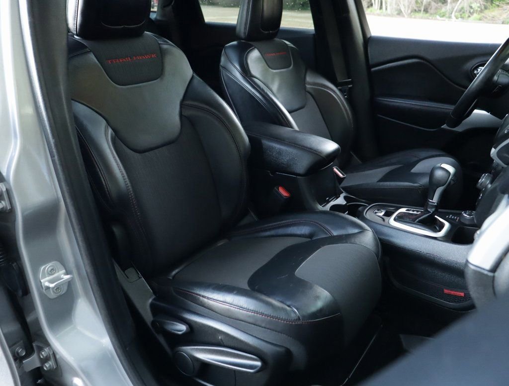 Used 2018 Jeep Cherokee Trailhawk w/ Comfort/Convenience Group image 35