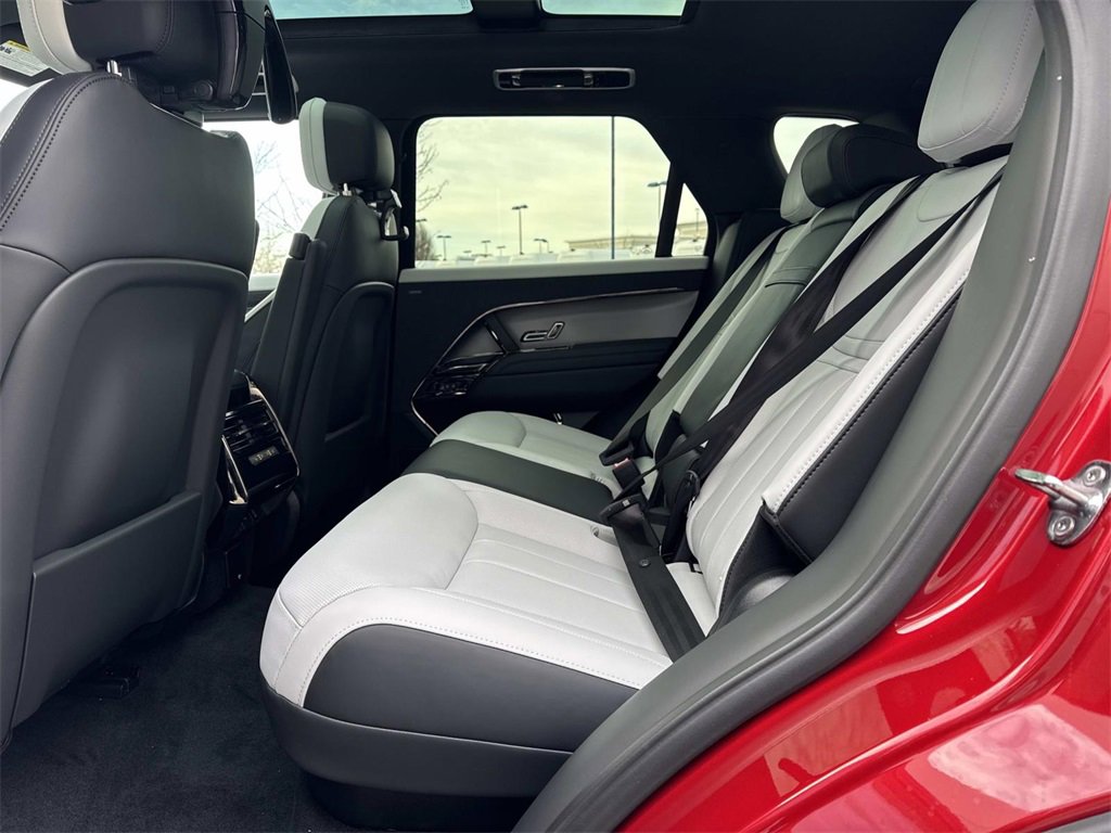 New 2026 Land Rover Range Rover Sport Dynamic SE image 13