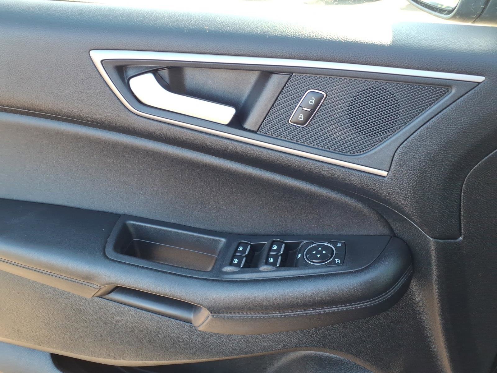 Used 2023 Ford Edge SEL image 16