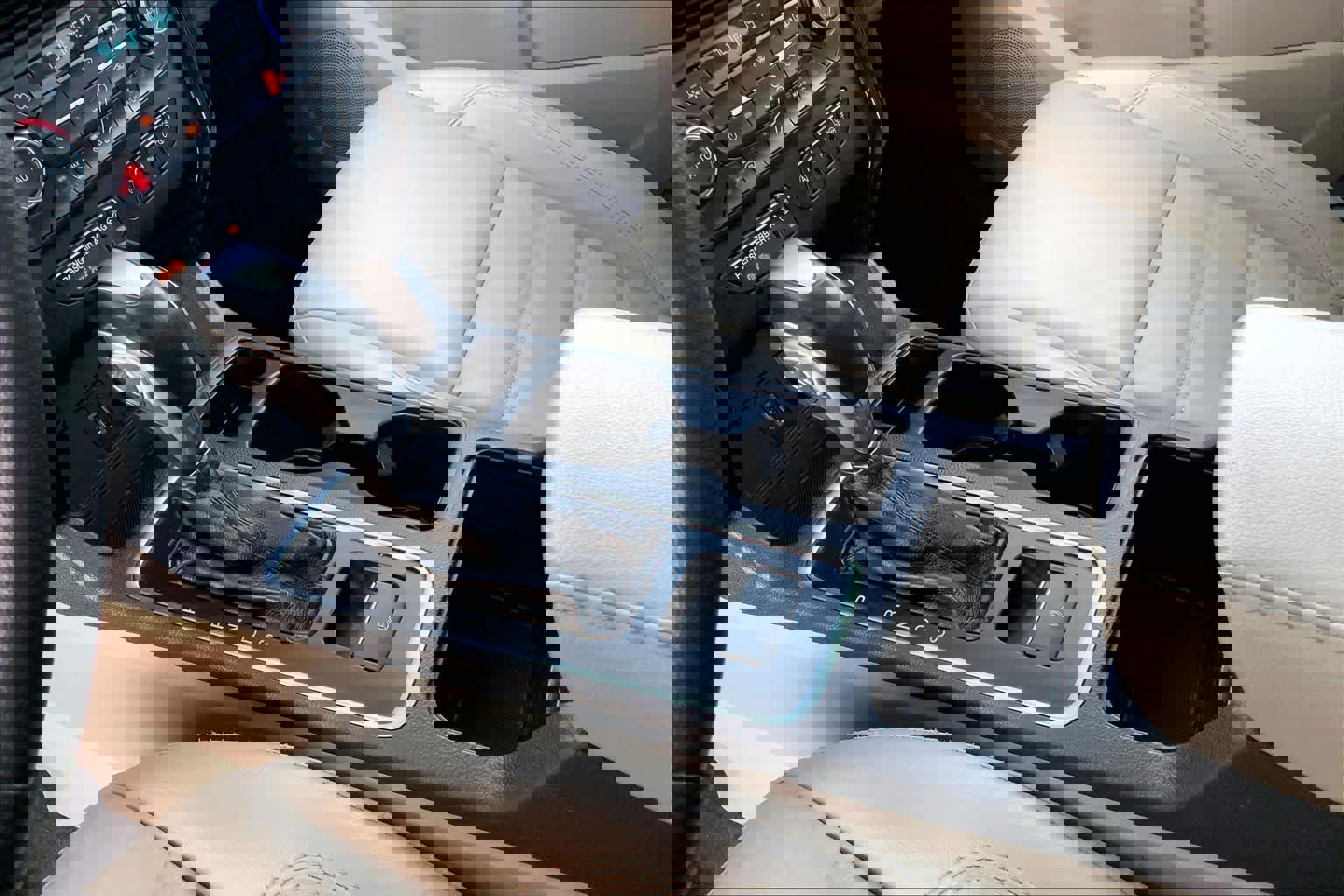 Used 2019 Ford Escape Titanium image 17