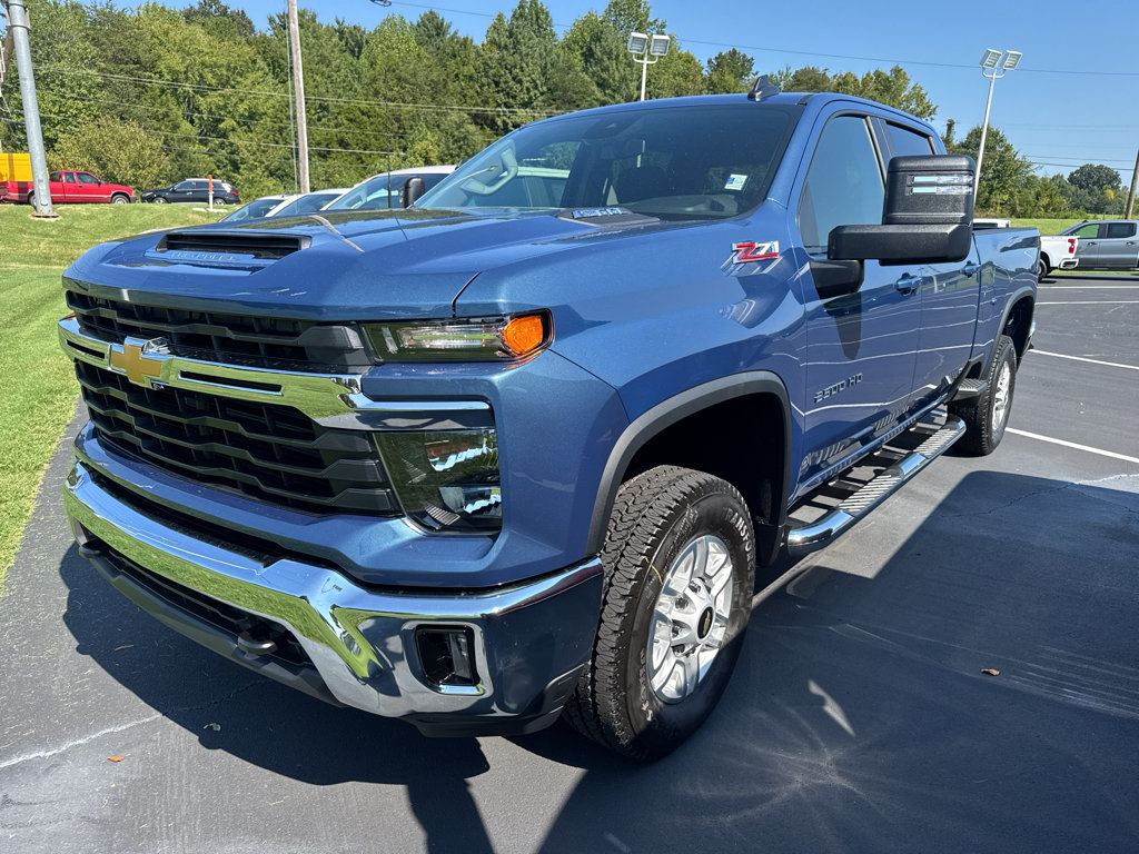 New 2026 Chevrolet Silverado 2500 LT w/ Convenience Package AWD/4WD image 3