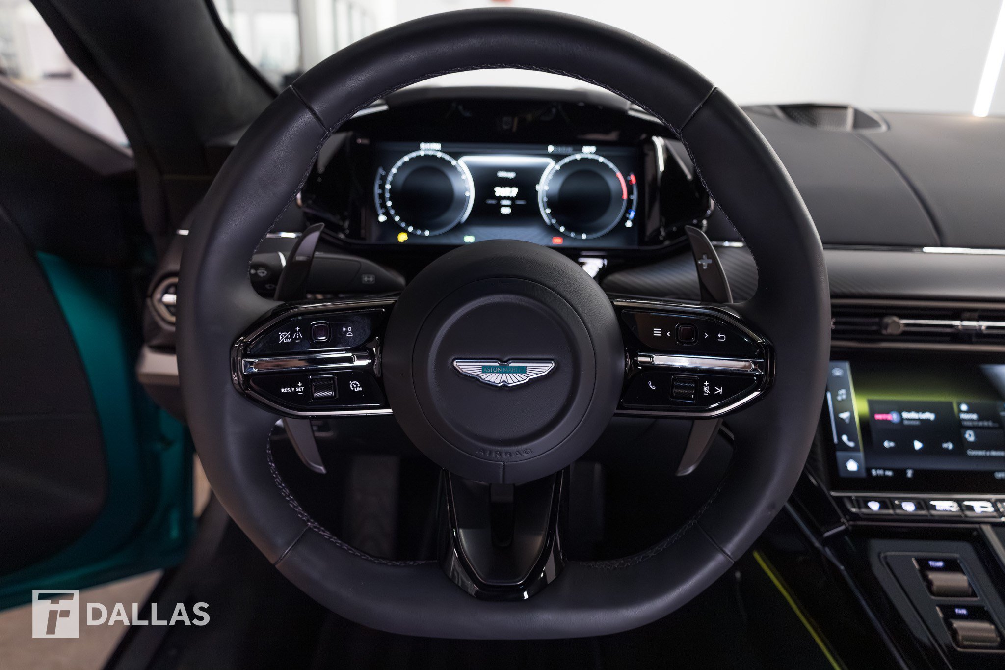 Used 2026 Aston Martin V8 Vantage S RWD image 28