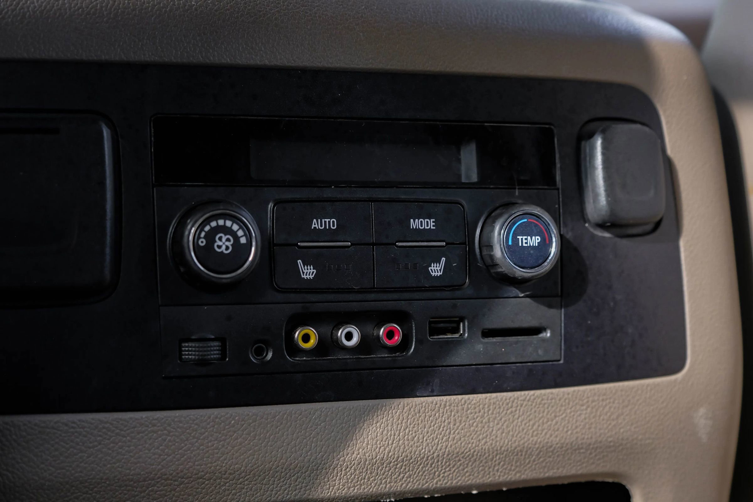 Used 2015 Chevrolet Suburban LTZ image 33