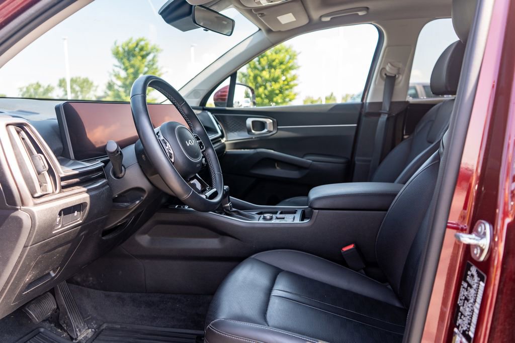 Used 2025 Kia Sorento S w/ Panoramic Sunroof Package image 17