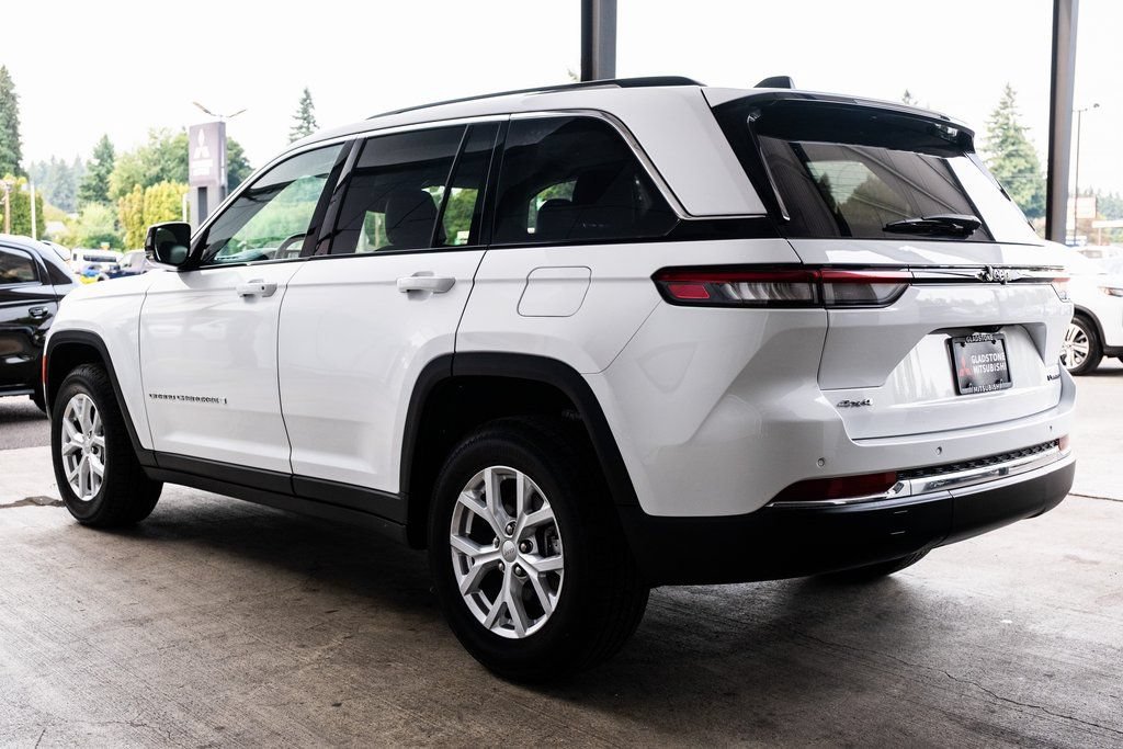 Used 2023 Jeep Grand Cherokee Limited AWD/4WD image 4