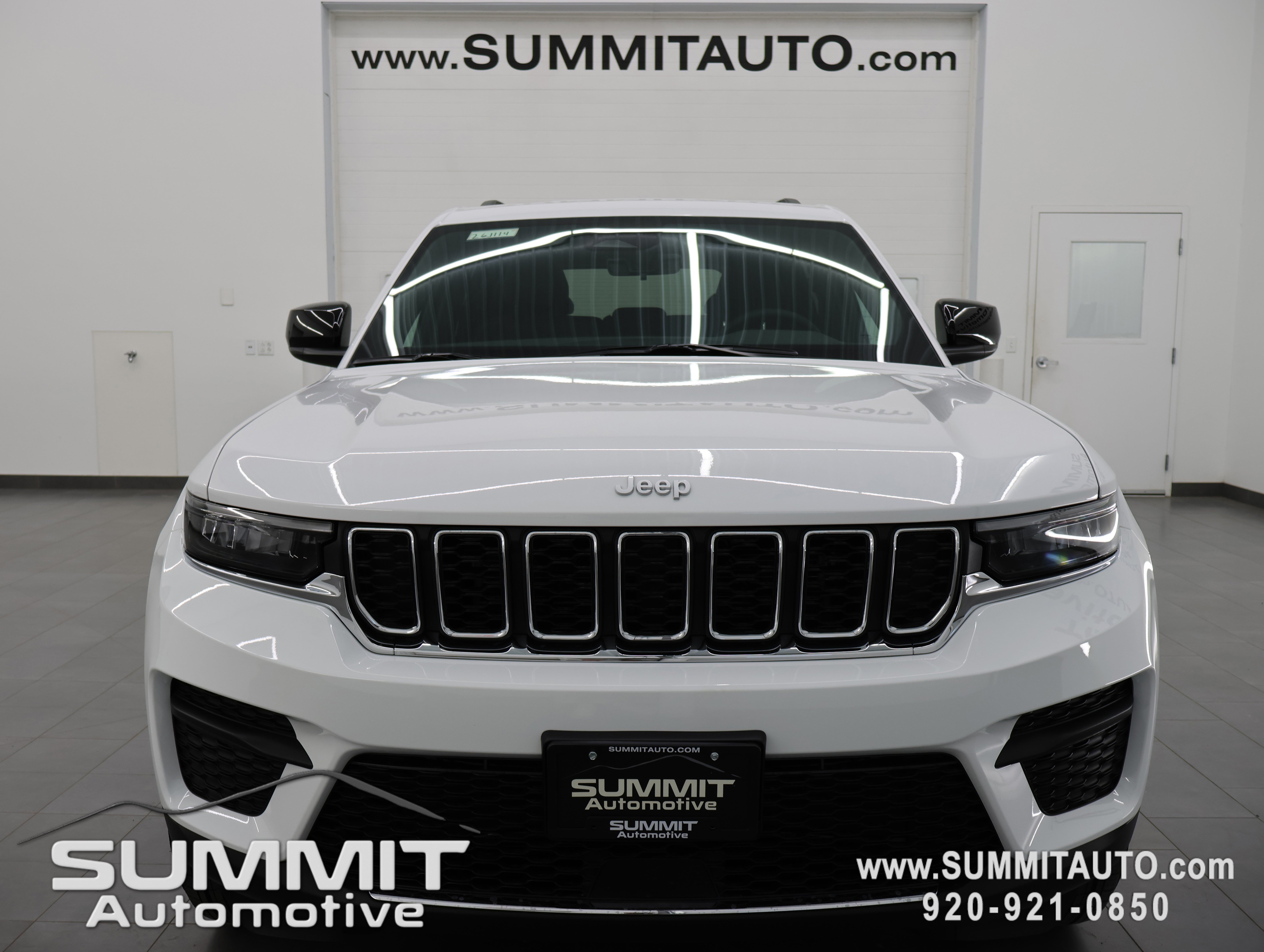 New 2026 Jeep Grand Cherokee Laredo X AWD/4WD image 22