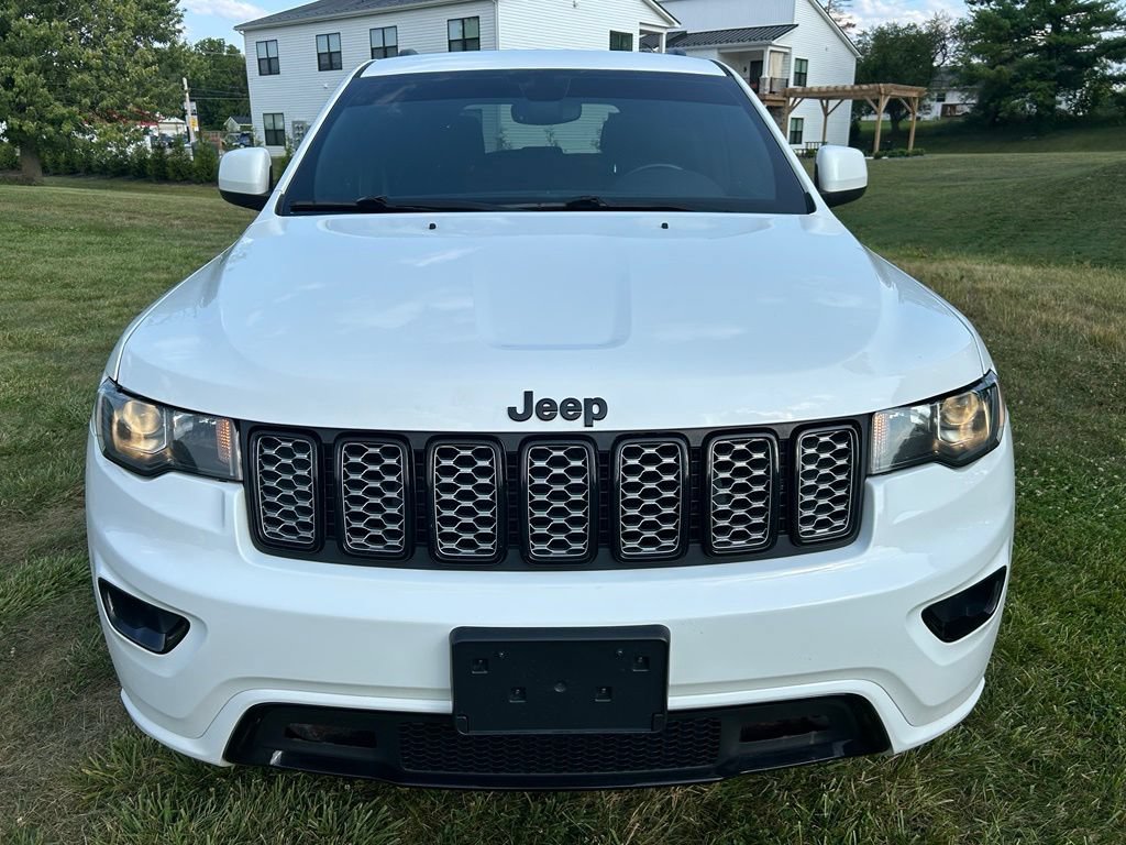 Used 2021 Jeep Grand Cherokee Altitude AWD/4WD image 10