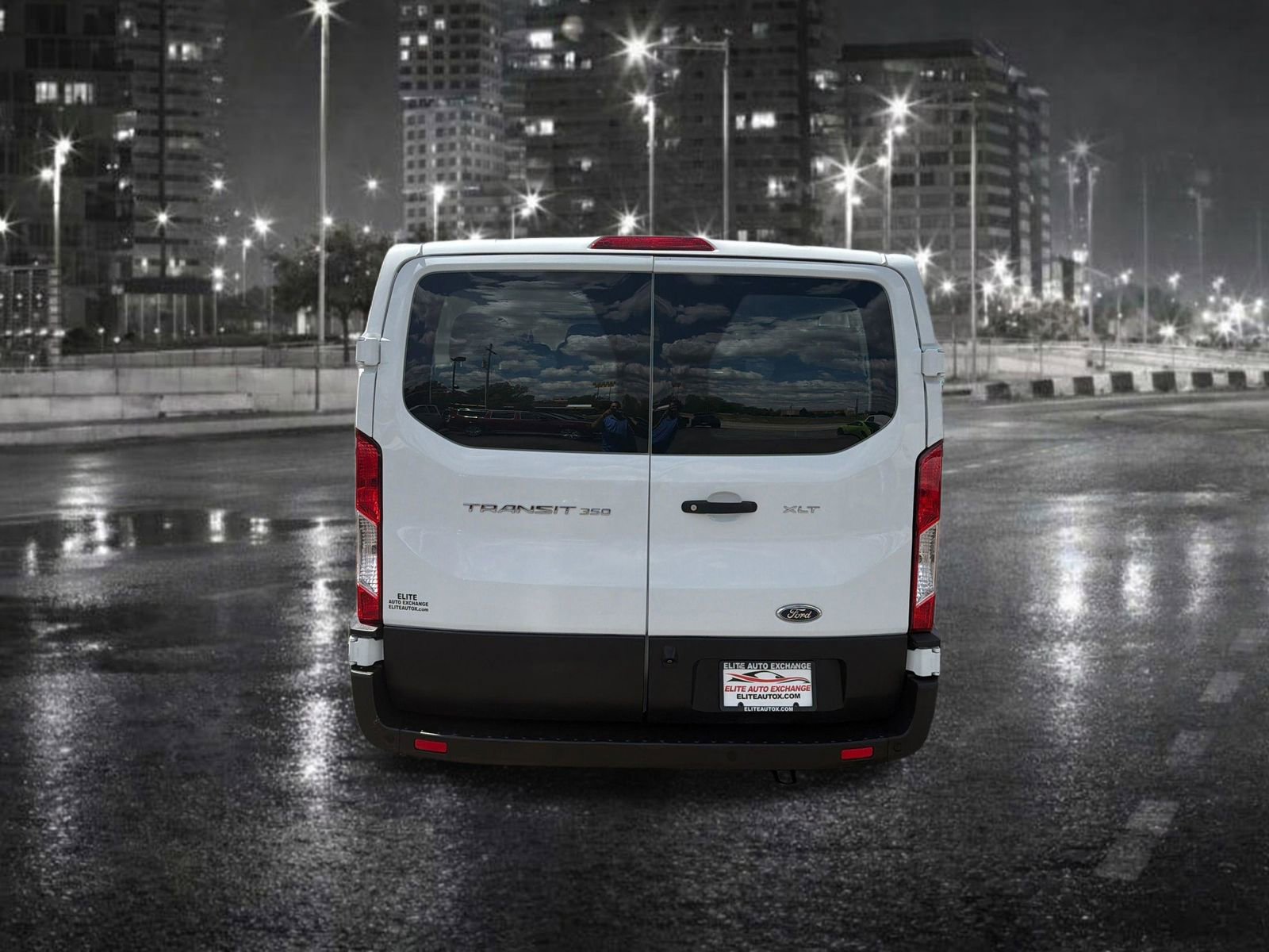 Used 2021 Ford Transit 350 XLT RWD image 5