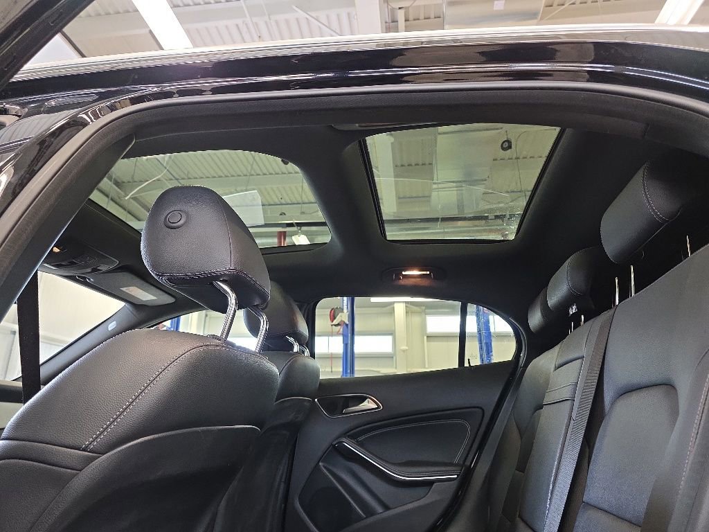 Used 2017 Mercedes-Benz GLA 250 4MATIC image 25