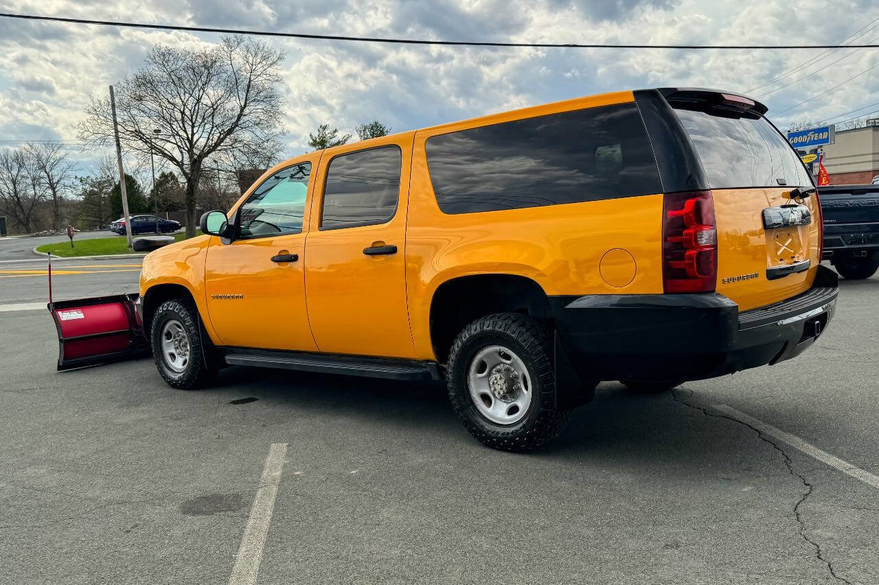 Used 2011 Chevrolet Suburban 2500 image 6