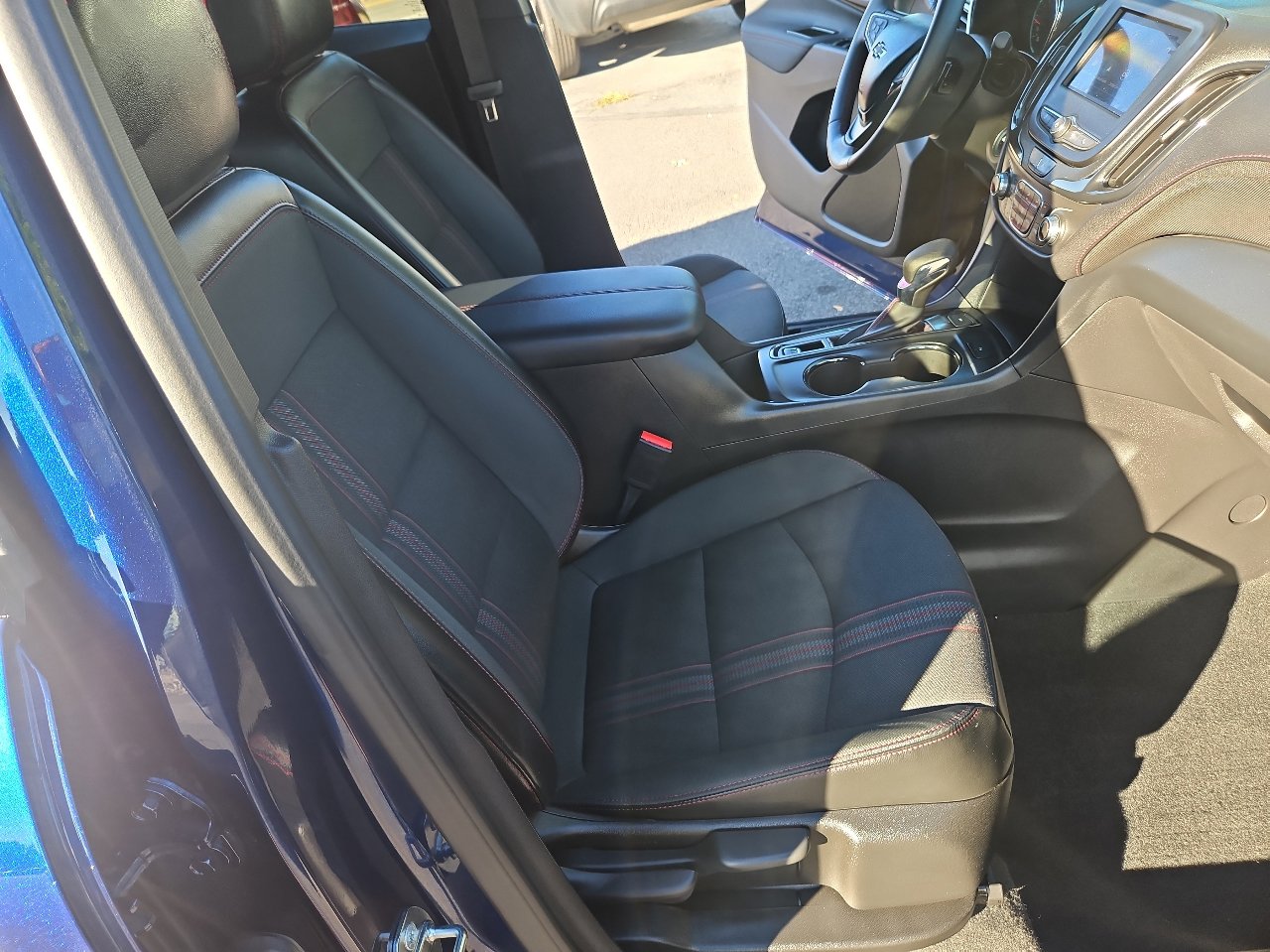 Used 2023 Chevrolet Equinox RS image 17