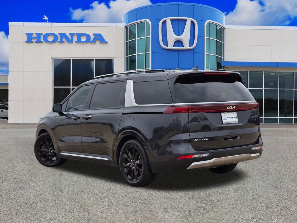 Used 2023 Kia Carnival SX FWD image 5