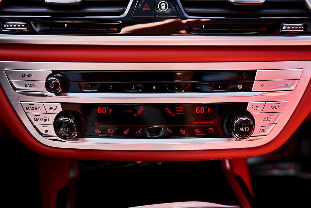 Used 2022 BMW M760i xDrive w/ Luxury Rear Seating Package image 79