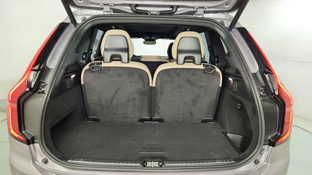 New 2026 Volvo XC90 B6 Plus w/ Protection Package Premier AWD/4WD image 42