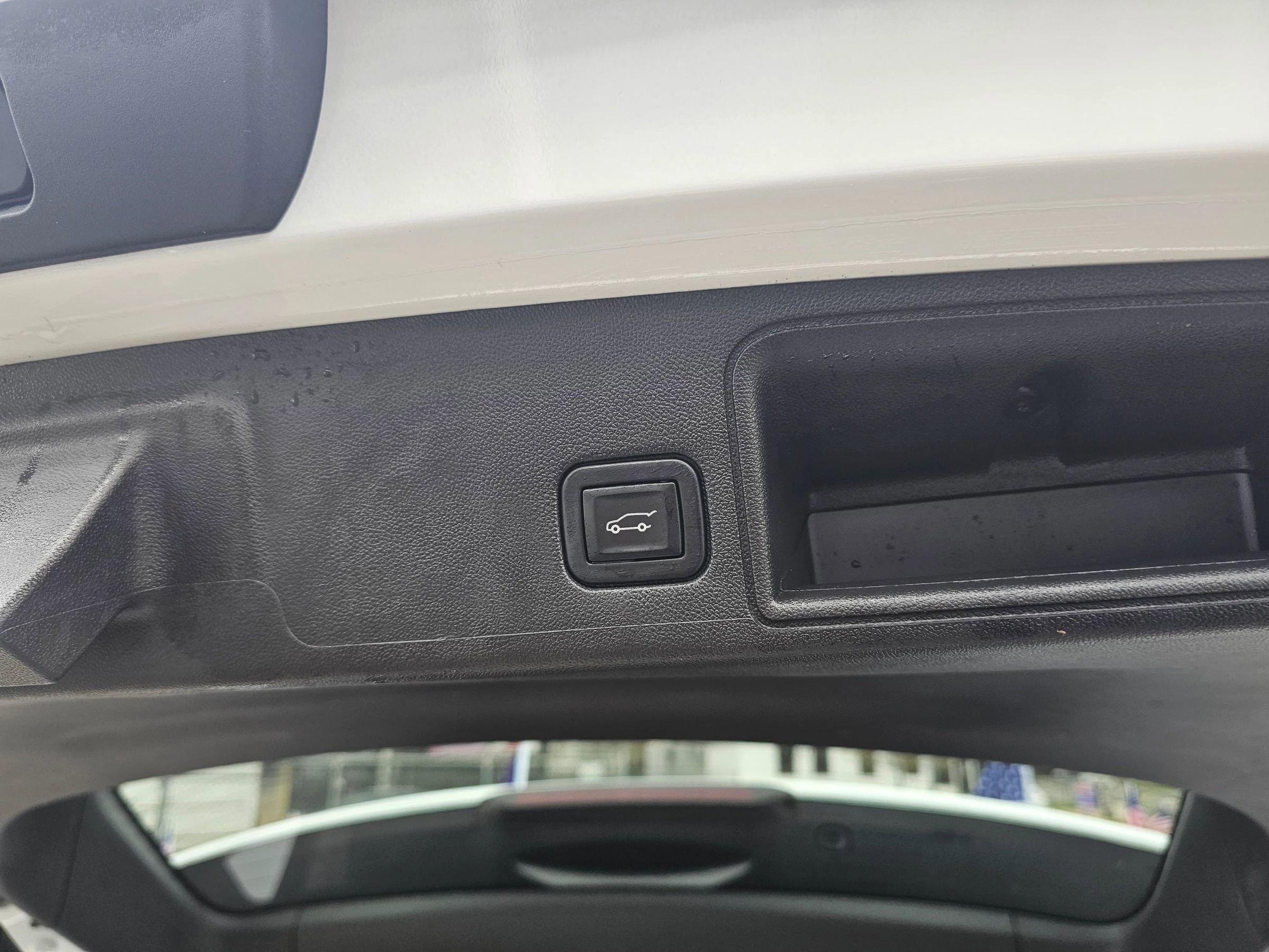 Used 2023 GMC Terrain SLT w/ Infotainment Package II image 36