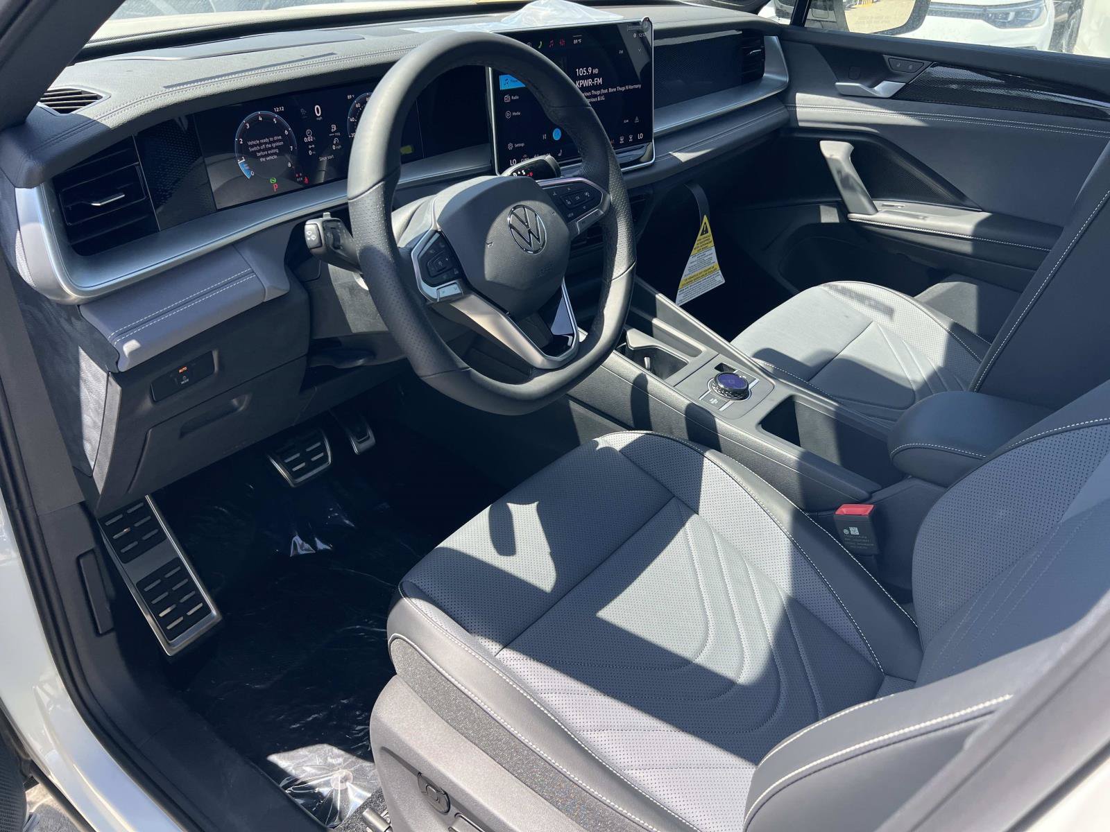New 2026 Volkswagen Tiguan SE R-Line FWD image 5