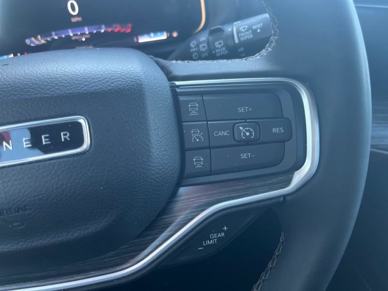 Used 2024 Jeep Wagoneer Series II w/ Flexible Seating Group image 26