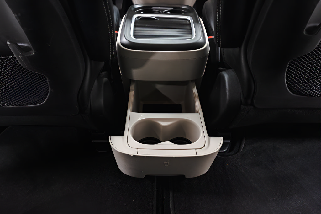 Used 2023 Chrysler Pacifica Touring-L FWD image 32