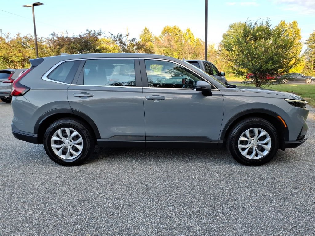 Used 2024 Honda CR-V LX image 3