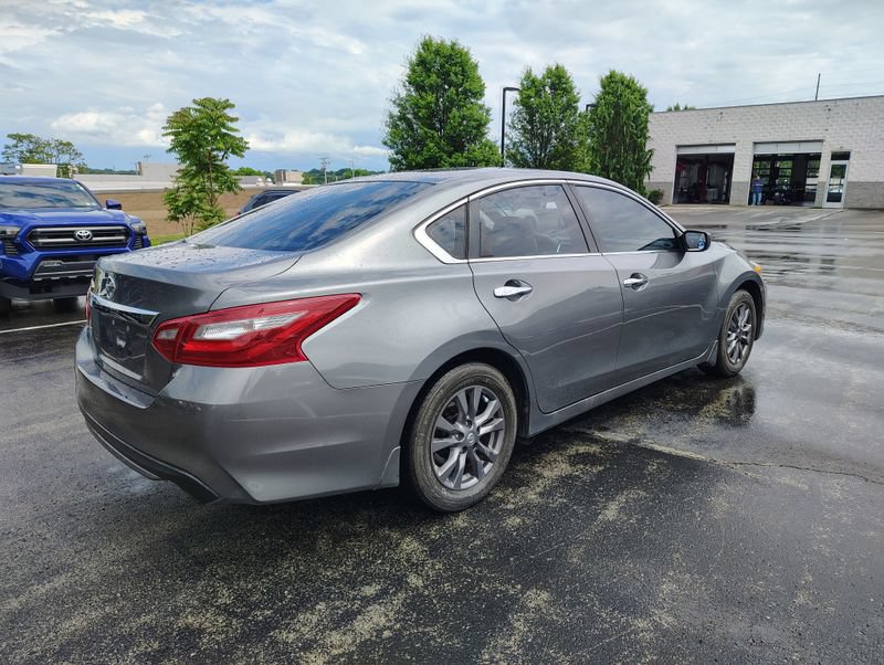 Used 2018 Nissan Altima 2.5 S w/ S Convenience Package FWD image 5