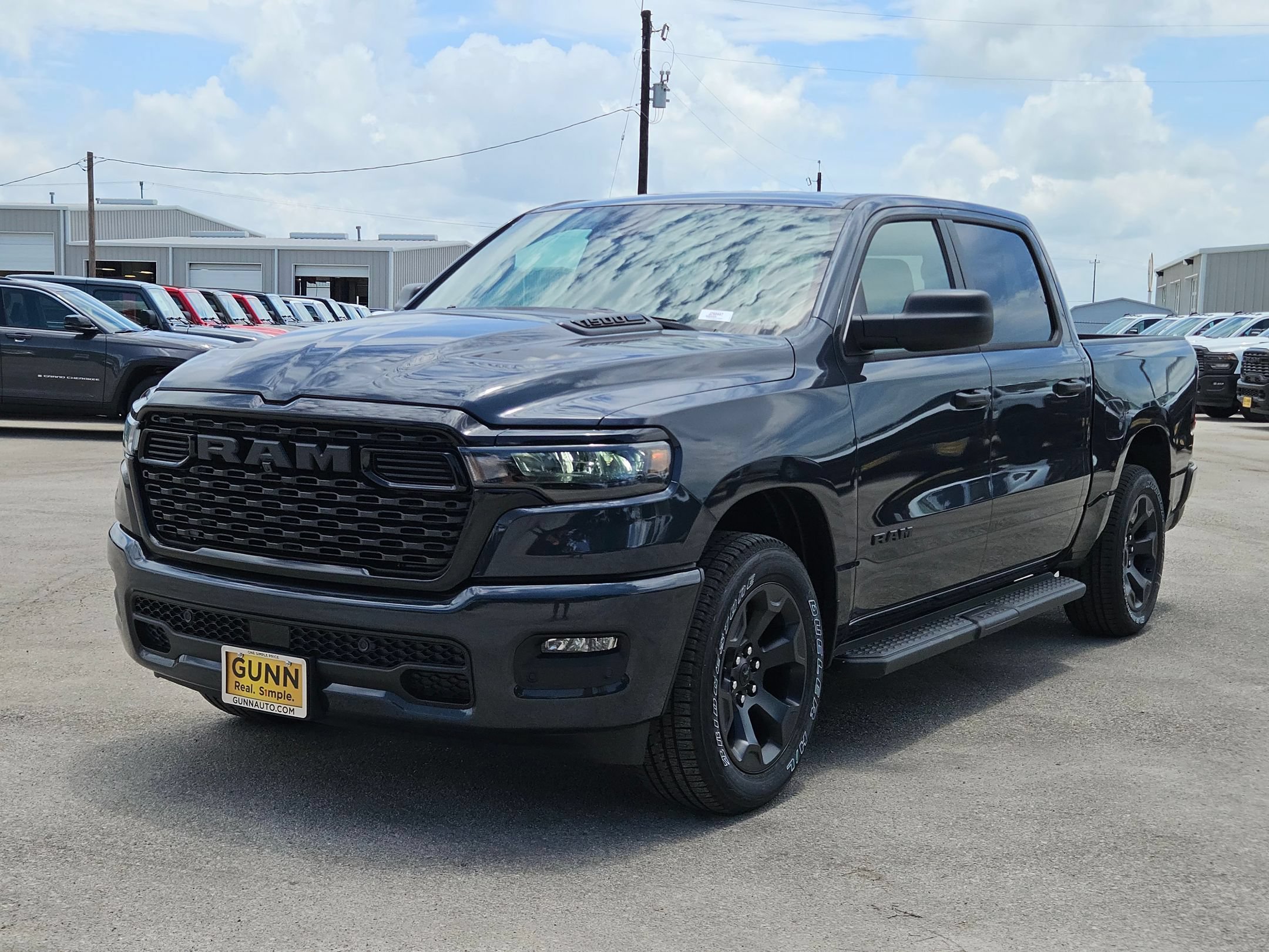 New 2026 RAM 1500 Express AWD/4WD image 7
