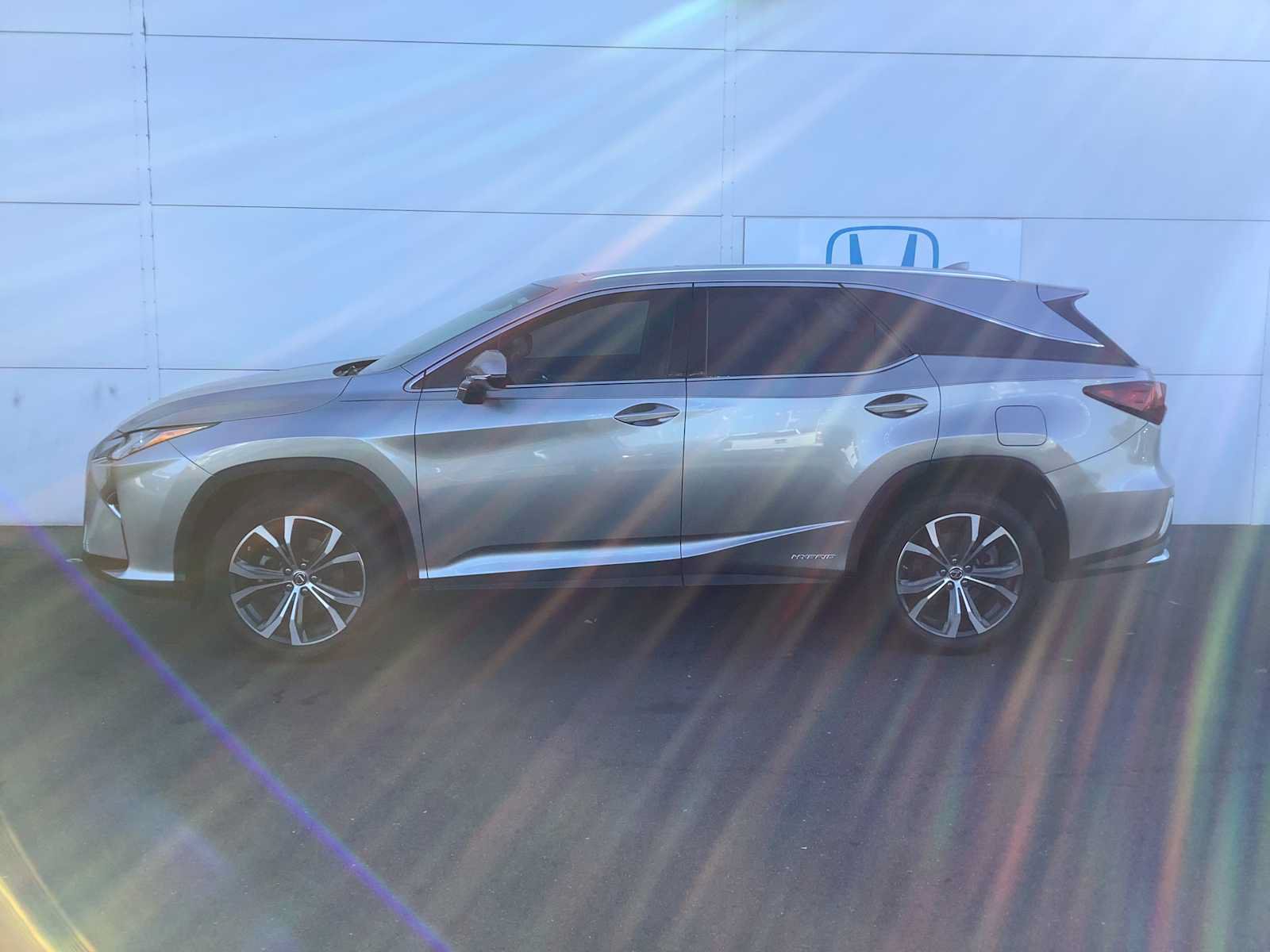 Used 2019 Lexus RX 450hL Premium w/ Premium Package AWD/4WD image 3