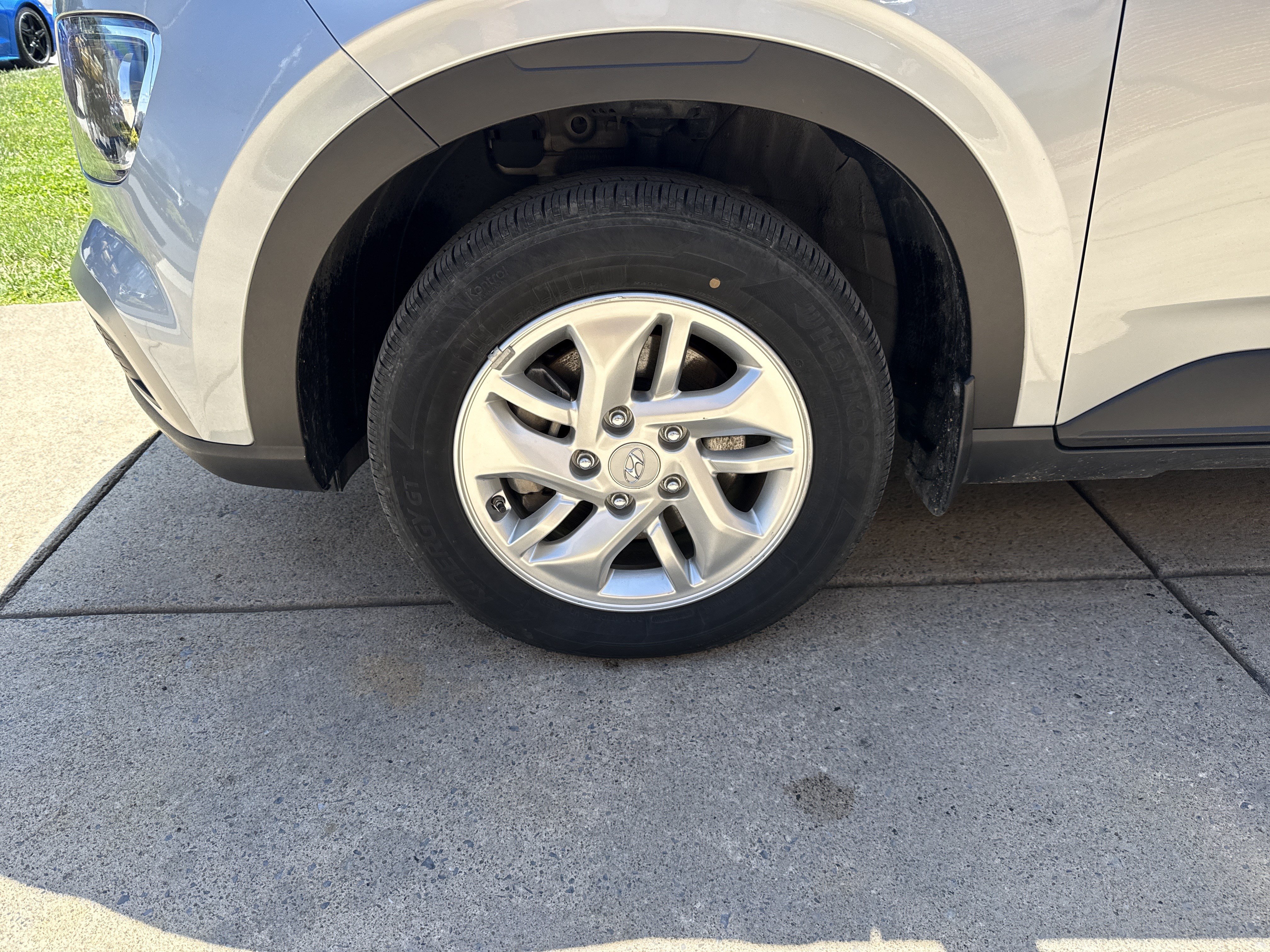 Used 2021 Hyundai Venue SE FWD image 11