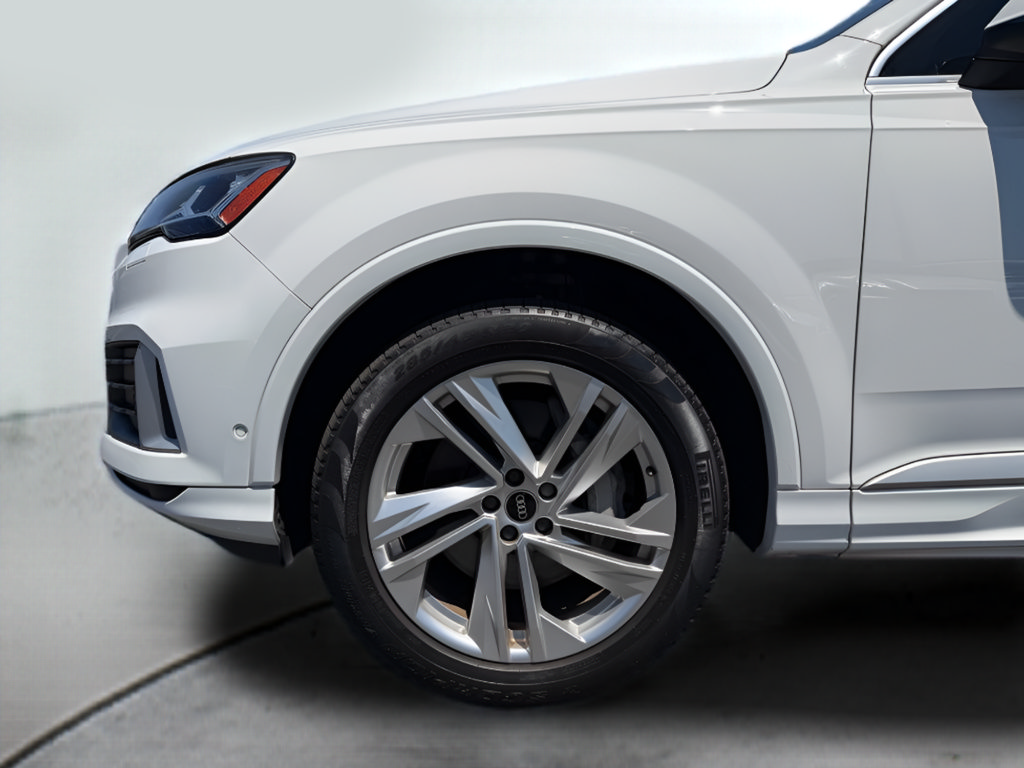 Used 2025 Audi Q7 3.0T Prestige AWD/4WD image 34