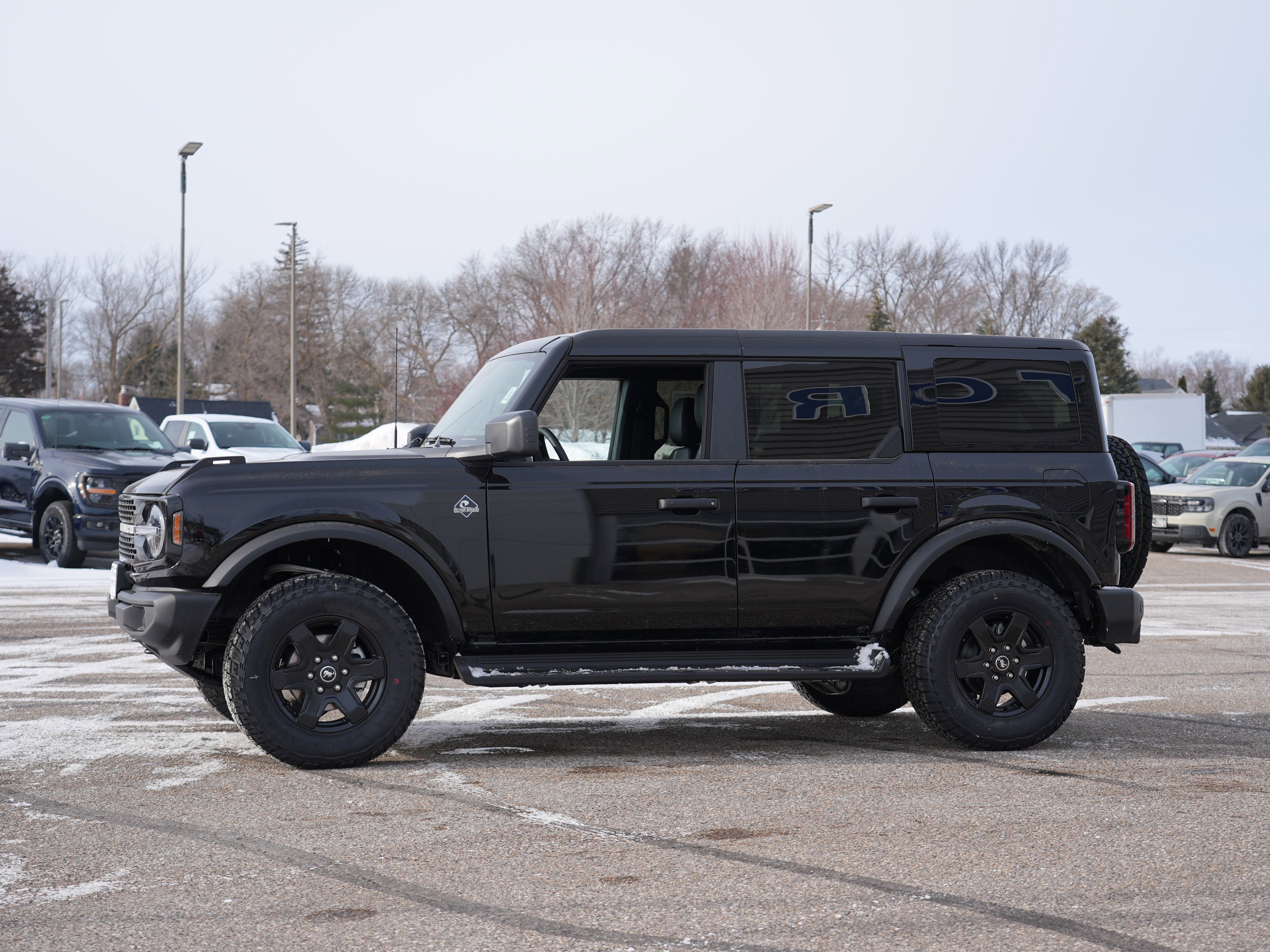 New 2025 Ford Bronco Outer Banks w/ Black Appearance Package image 6