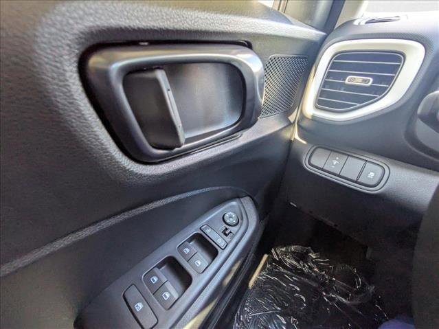New 2025 Hyundai Venue Limited FWD image 16
