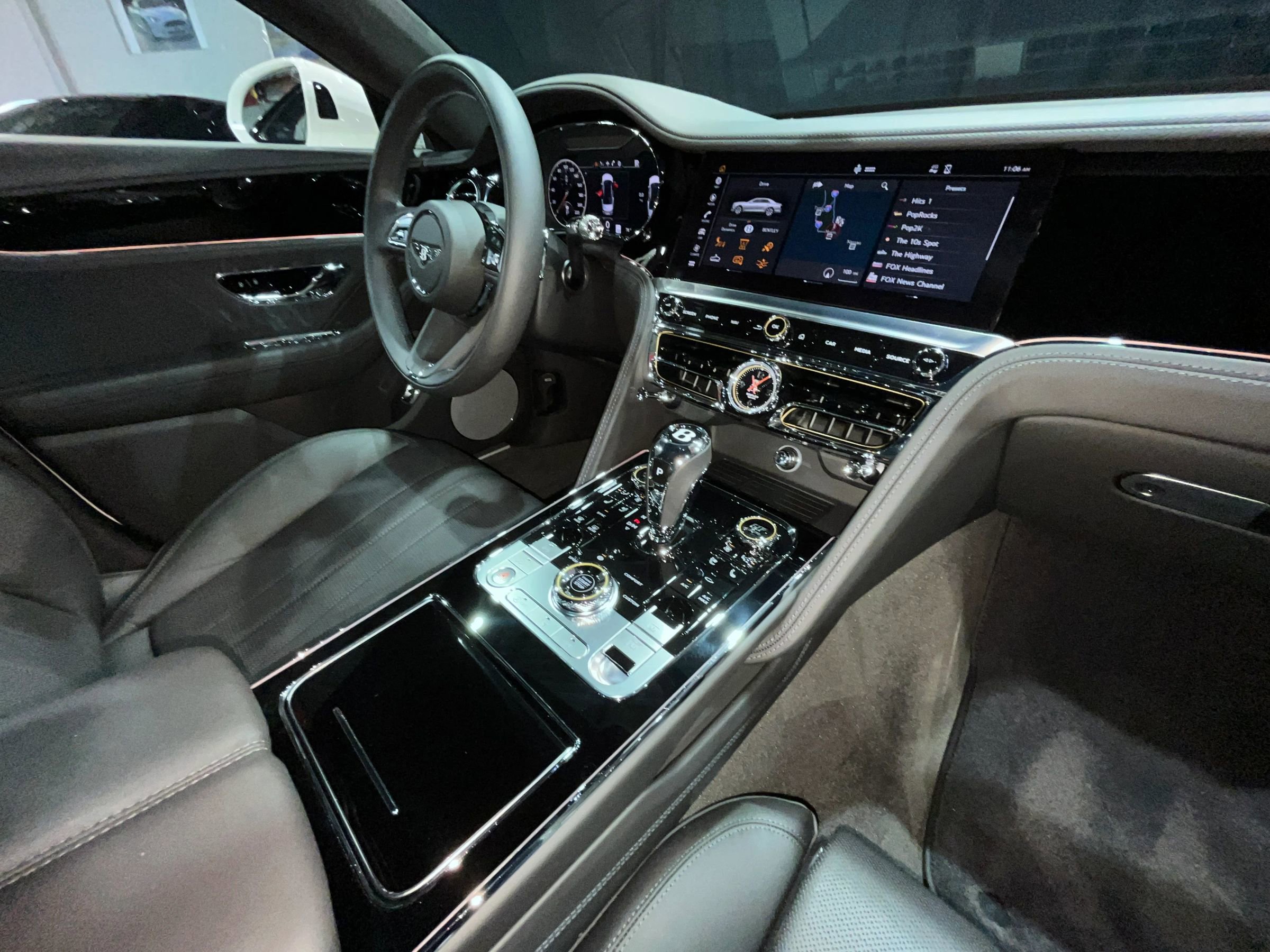 Used 2023 Bentley Flying Spur V8 AWD/4WD image 23