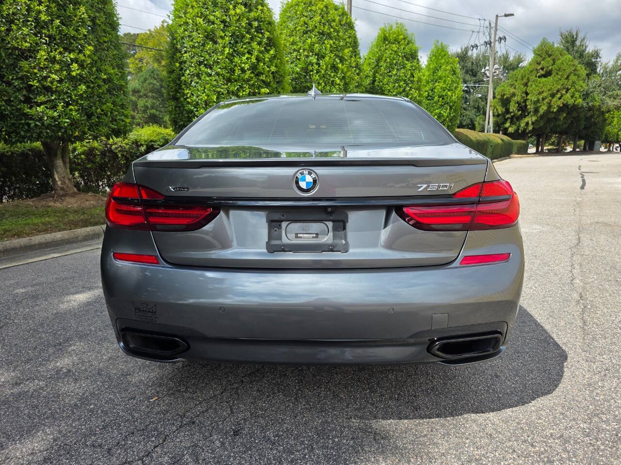 Used 2019 BMW 750i xDrive w/ Executive Package AWD/4WD image 4