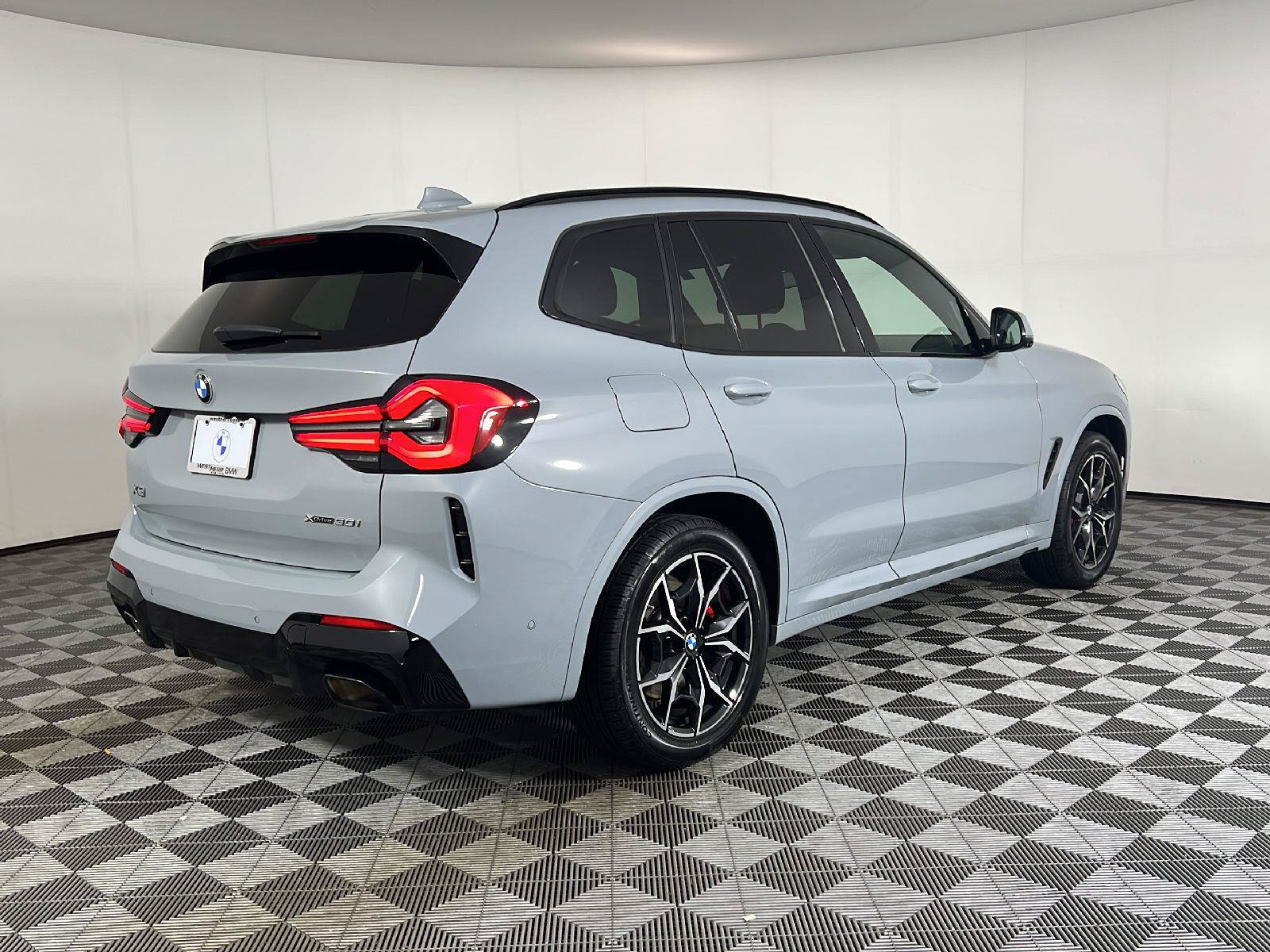 Used 2024 BMW X3 xDrive30i w/ Premium Package AWD/4WD image 5
