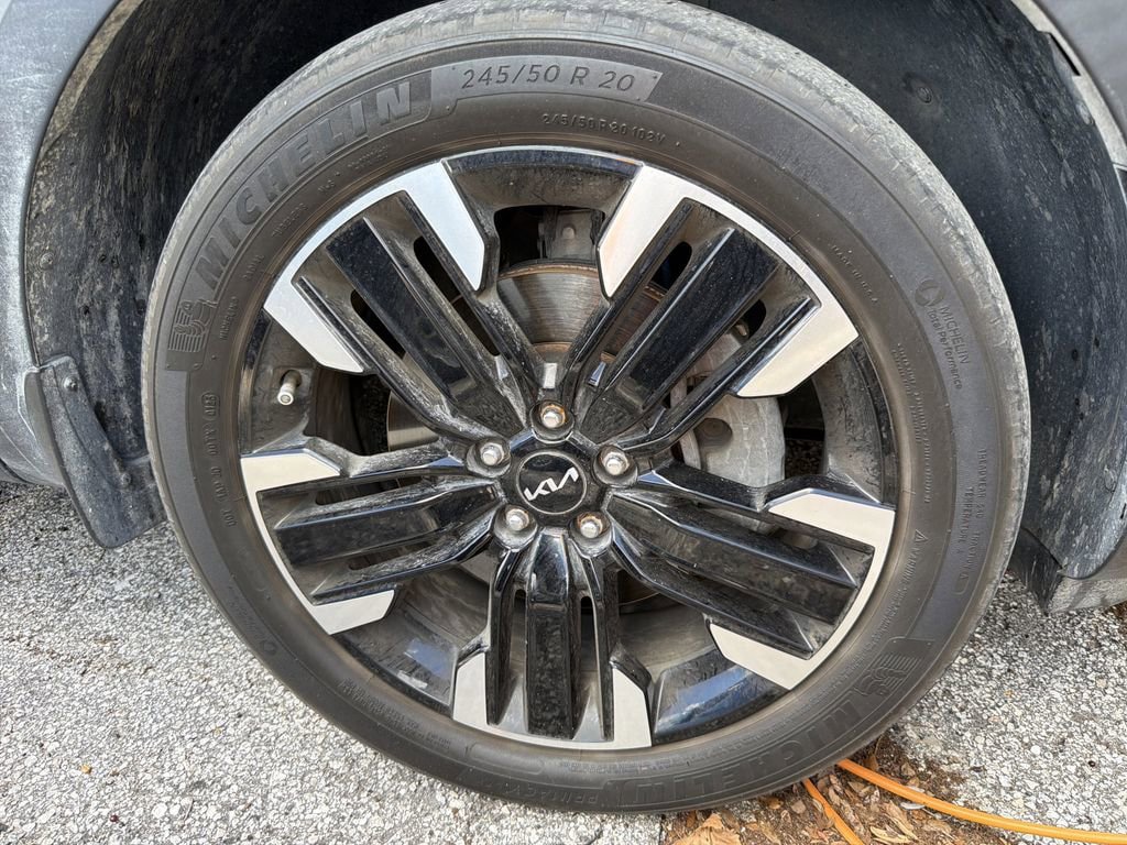 Certified 2023 Kia Telluride SX Prestige AWD/4WD image 3