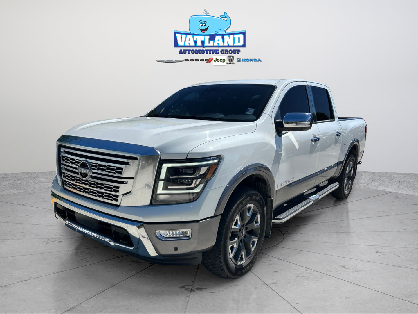 Used 2023 Nissan Titan Platinum Reserve w/ Moonroof Package AWD/4WD image 20