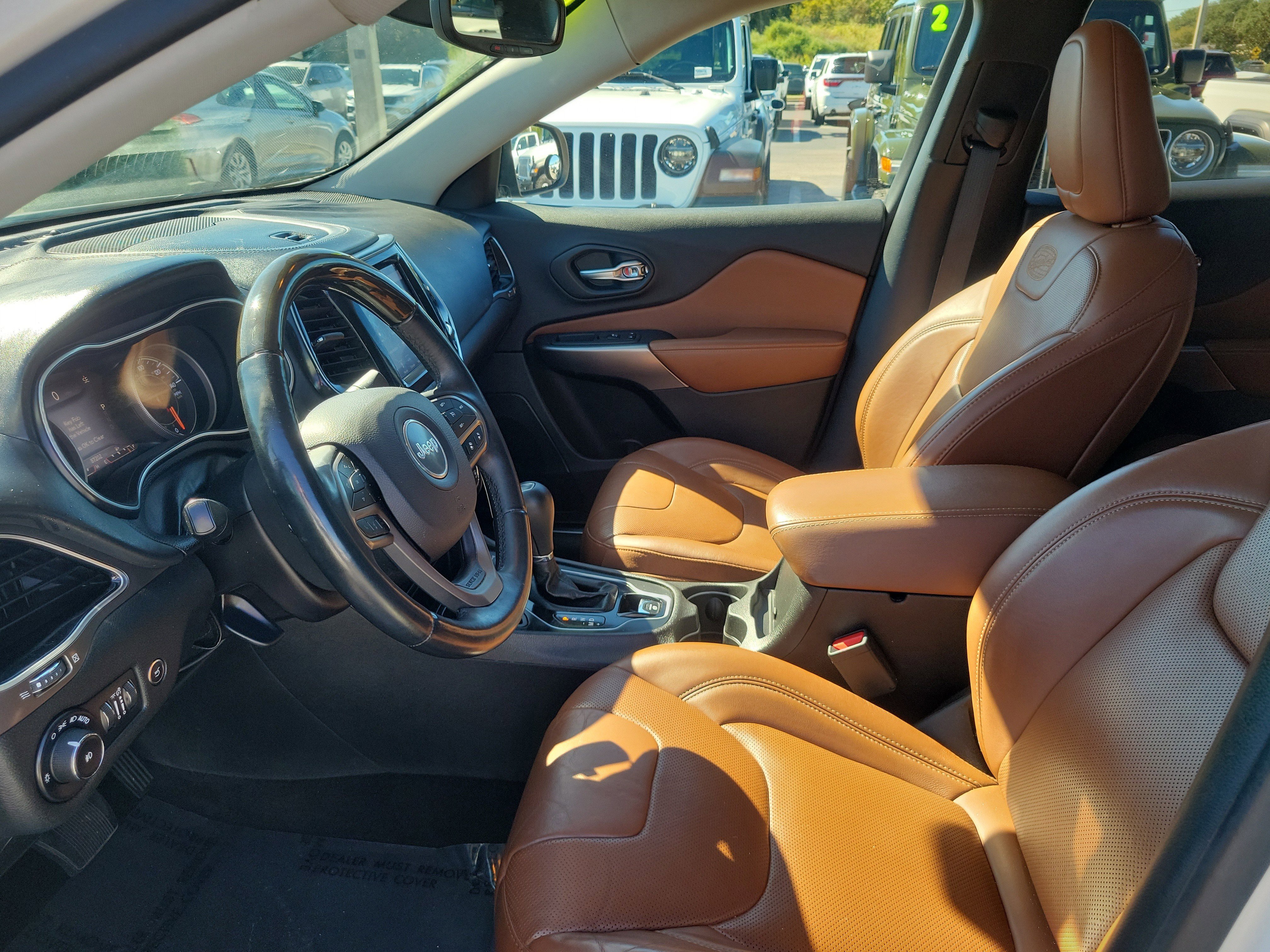Used 2019 Jeep Cherokee Overland w/ Technology Group image 19