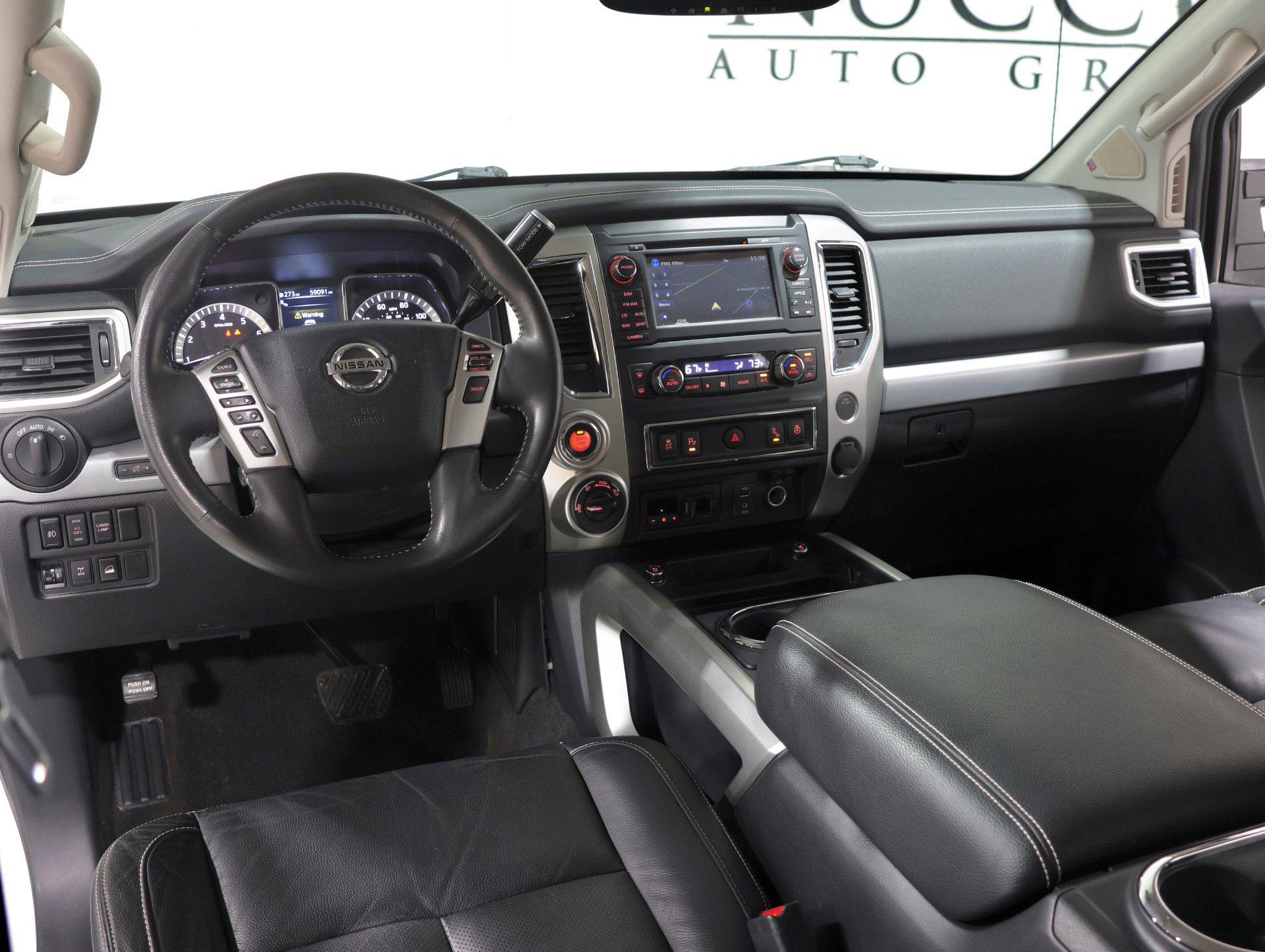 Used 2017 Nissan Titan PRO-4X w/ Pro-4x Convenience Package image 2