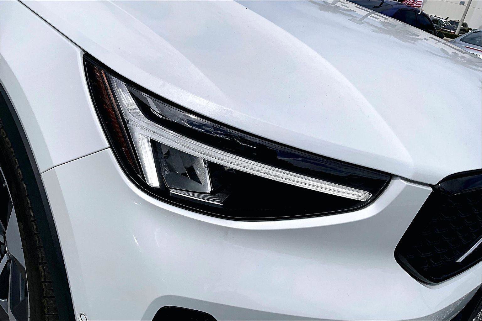 Used 2024 Volvo XC40 B5 Plus image 35