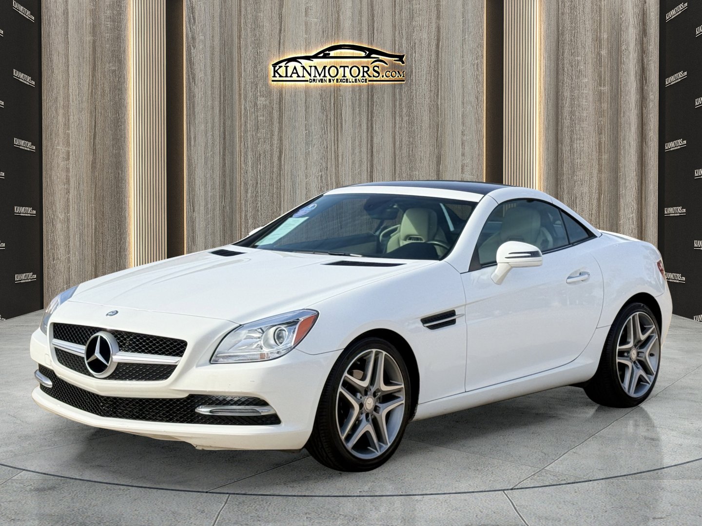 Used 2015 Mercedes-Benz SLK 250 w/ Premium Package image 3