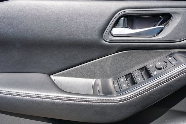 Used 2025 Nissan Rogue SV FWD image 24