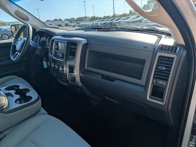 Used 2017 RAM 1500 ST w/ SXT Appearance Group AWD/4WD image 15