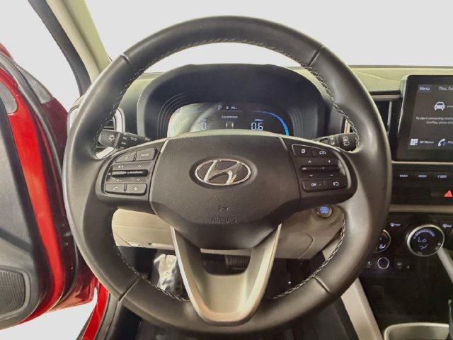 Used 2026 Hyundai Venue SEL FWD image 12