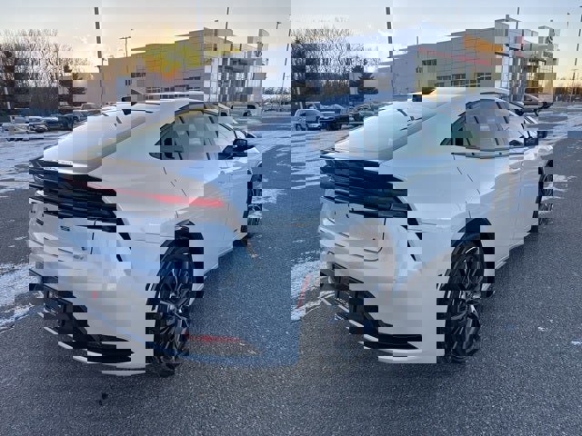 Used 2025 Toyota Prius XLE image 11