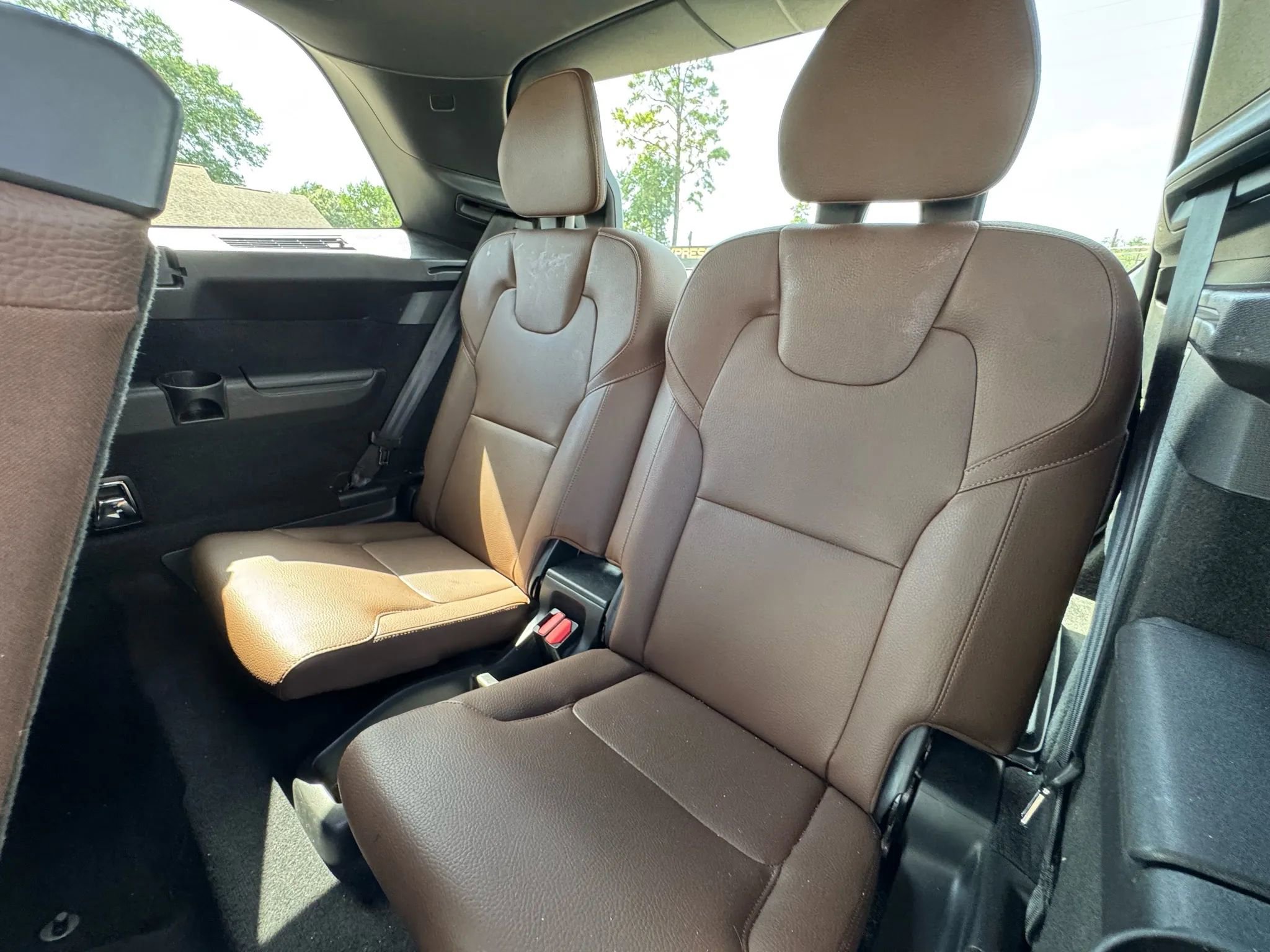 Used 2022 Volvo XC90 T6 Momentum w/ Advanced Package image 32