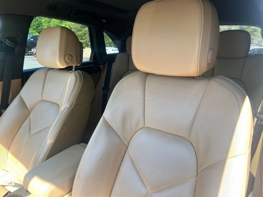 Used 2018 Porsche Macan Sport Edition AWD/4WD image 9